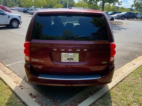 Used 2018 Dodge Grand Caravan SE w/ UConnect Hands-Free Group FWD image 30