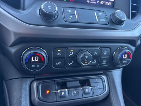 Used 2023 GMC Acadia AT4 w/ Technology Package AWD/4WD image 27