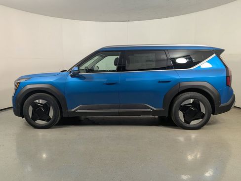 New 2026 Kia EV9 Wind image 4