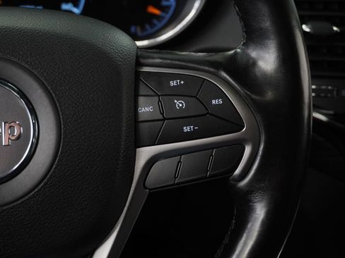 Certified 2020 Jeep Grand Cherokee Altitude AWD/4WD image 37
