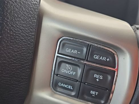 Used 2018 RAM 1500 Laramie w/ Convenience Group AWD/4WD image 25