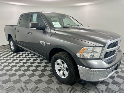 Used 2019 RAM 1500 Classic SLT w/ Luxury Group AWD/4WD image 8