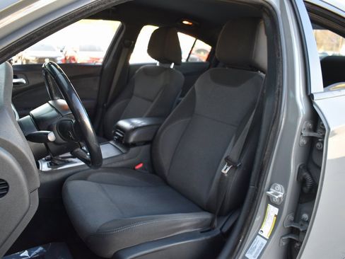 Used 2018 Dodge Charger SXT w/ Blacktop Package image 13