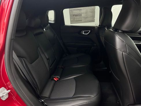 New 2026 Jeep Compass Latitude image 15