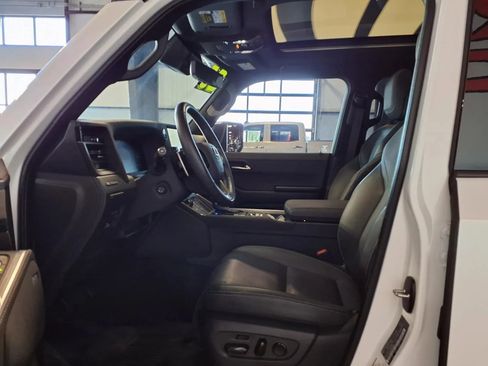 Used 2025 Lexus GX 550 w/ Accessory Package (31) AWD/4WD image 15