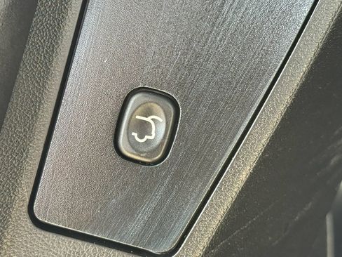 Used 2018 Dodge Grand Caravan SXT w/ Driver Convenience Group FWD image 13