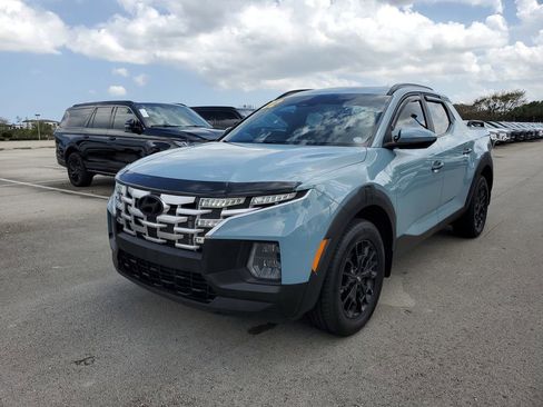 Used 2022 Hyundai Santa Cruz SEL Premium image 2