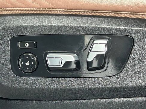 Used 2024 BMW X7 xDrive40i w/ Executive Package AWD/4WD image 38
