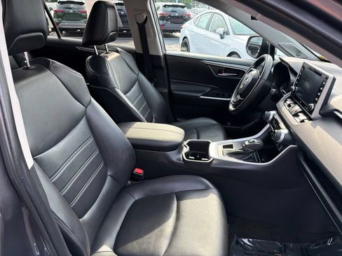 Certified 2022 Toyota RAV4 XLE Premium AWD/4WD image 11