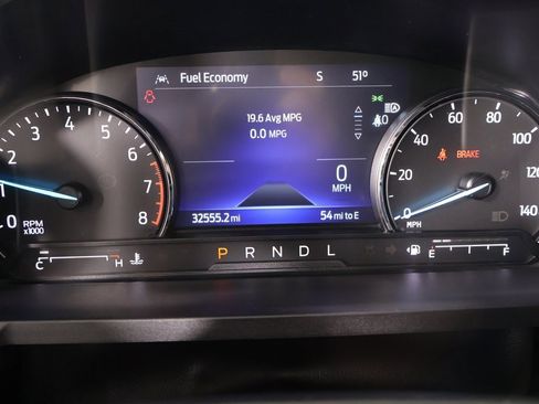 Used 2022 Ford Explorer XLT w/ Equipment Group 202A image 4