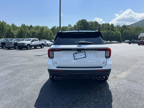 New 2025 Ford Explorer ST image 6