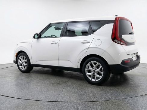 Used 2025 Kia Soul LX w/ LX Technology Package FWD image 5