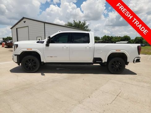 Used 2024 GMC Sierra 2500 AT4 w/ AT4 Premium Plus Package AWD/4WD image 4