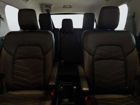 Used 2023 Nissan Pathfinder Platinum w/ Lighting Package (N93) image 31