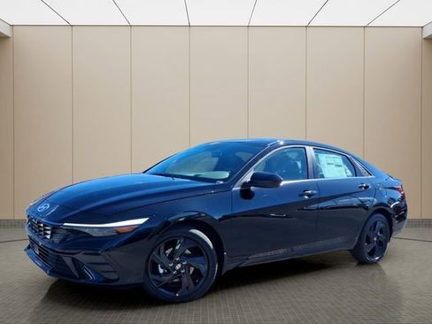 New 2026 Hyundai Elantra SEL Sport FWD image 2