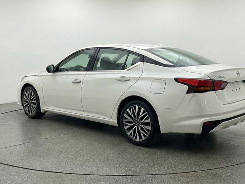 Used 2025 Nissan Altima 2.5 SV image 6