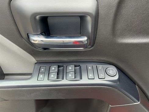 Used 2018 Chevrolet Silverado 1500 Custom w/ Custom Value Package image 10