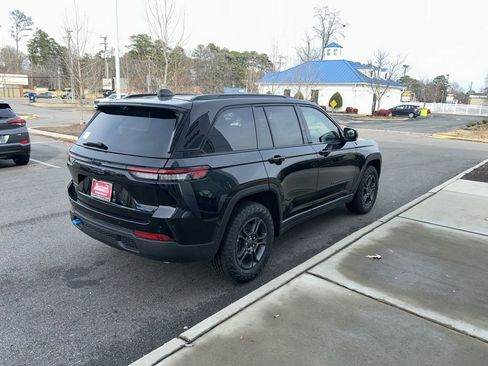 New 2024 Jeep Grand Cherokee Trailhawk w/ Luxury Tech Group III AWD/4WD image 4
