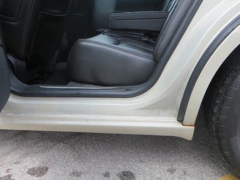 Used 2010 Cadillac DTS Luxury FWD image 31