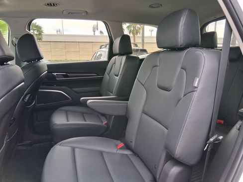 Used 2025 Kia Telluride S image 21