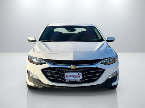Used 2024 Chevrolet Malibu LT image 2
