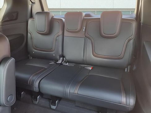 New 2026 Nissan Armada SL w/ Captain's Chari Seat Package image 11