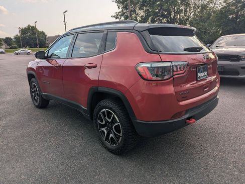 Used 2025 Jeep Compass Trailhawk AWD/4WD image 5