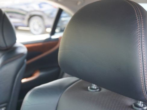 Used 2010 Lexus LS 460 w/ Sport Pkg RWD image 26