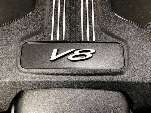 Used 2022 Bentley Bentayga AWD/4WD image 16
