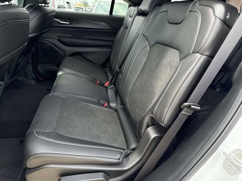New 2025 Jeep Grand Cherokee L Altitude image 8