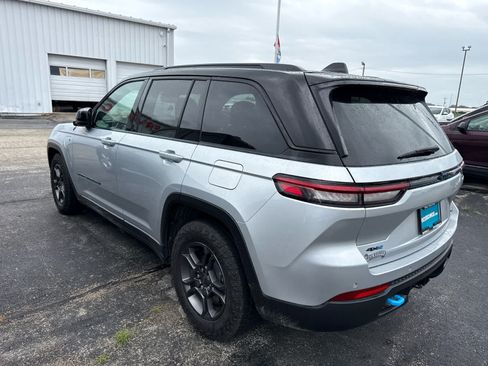 Used 2024 Jeep Grand Cherokee Trailhawk AWD/4WD image 6
