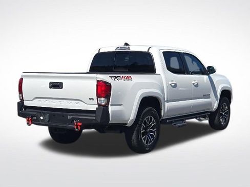 Used 2022 Toyota Tacoma TRD Sport w/ TRD Premium Sport Package AWD/4WD image 11