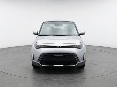 Used 2025 Kia Soul LX w/ LX Technology Package image 2