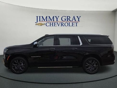 New 2026 Chevrolet Suburban Premier w/ Sun And Tow Package image 6