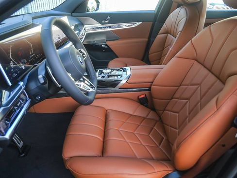 Used 2026 BMW 750e xDrive w/ Premium Package AWD/4WD image 14