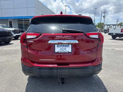 Used 2022 GMC Terrain SLE w/ Driver Convenience Package image 6