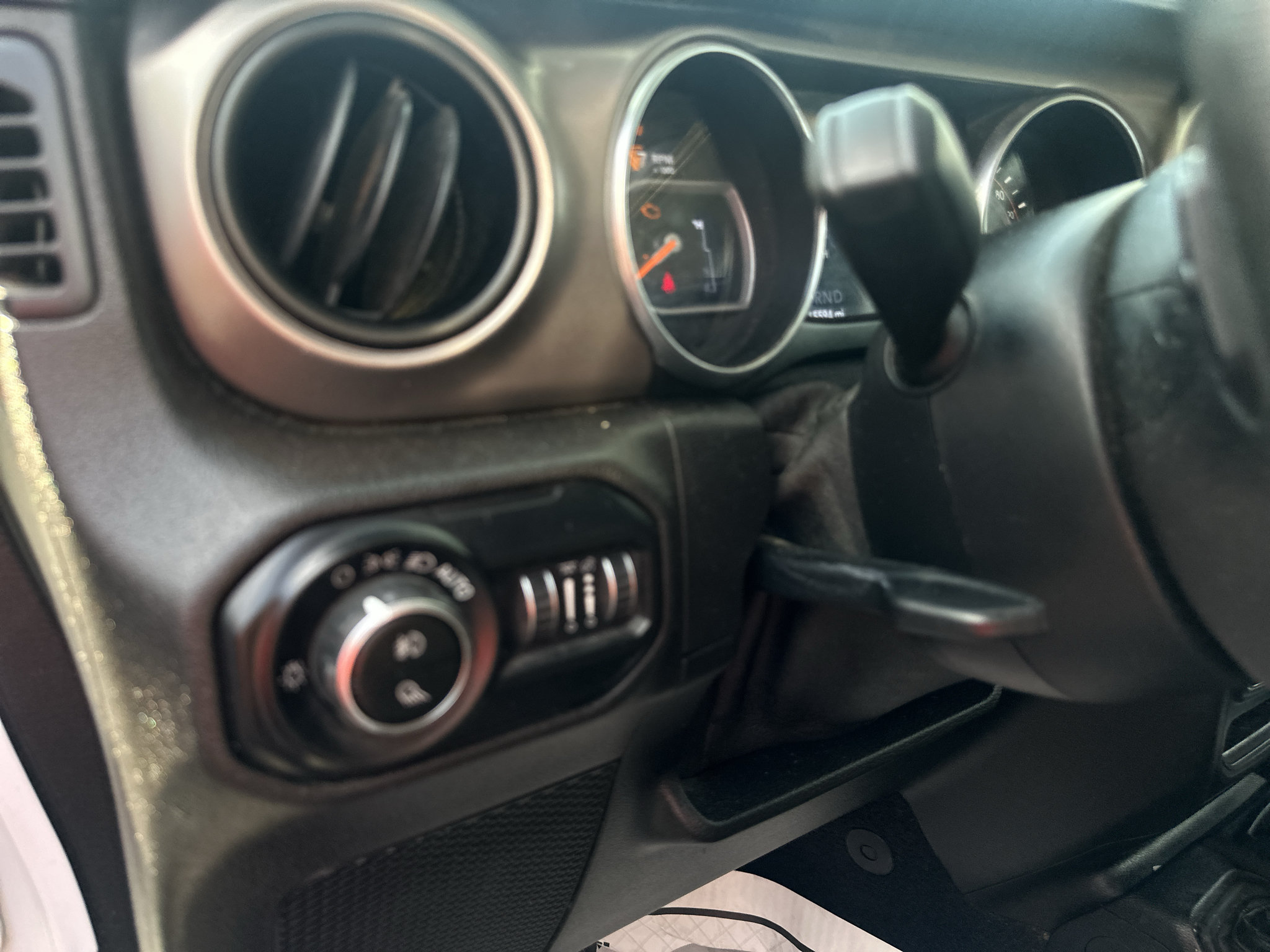 Used 2020 Jeep Gladiator Sport w/ Quick Order Package 24S AWD/4WD image 19