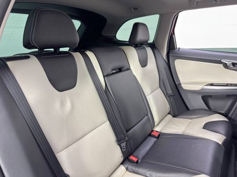 Used 2017 Volvo XC60 T5 Dynamic w/ Preferred Option Package image 37