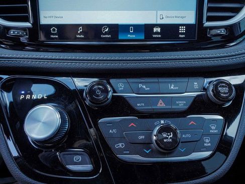 New 2026 Chrysler Pacifica Select image 23