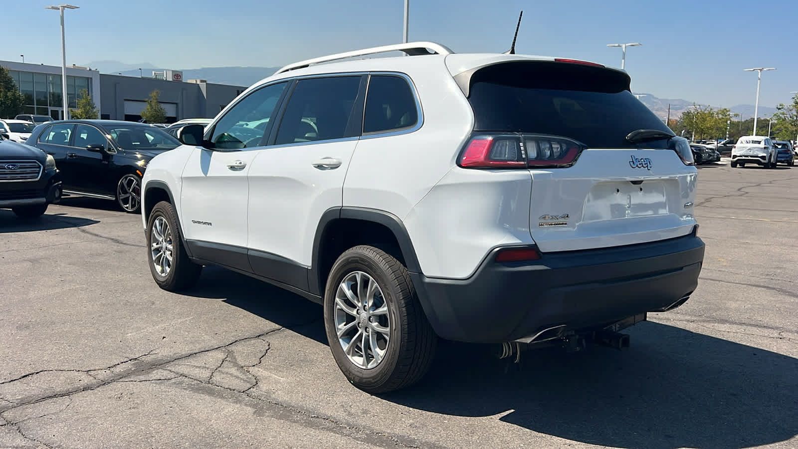 Used 2019 Jeep Cherokee Latitude Plus w/ Comfort/Convenience Group AWD/4WD image 7