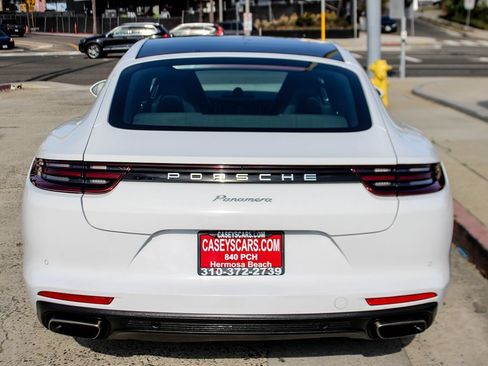 Used 2020 Porsche Panamera image 4