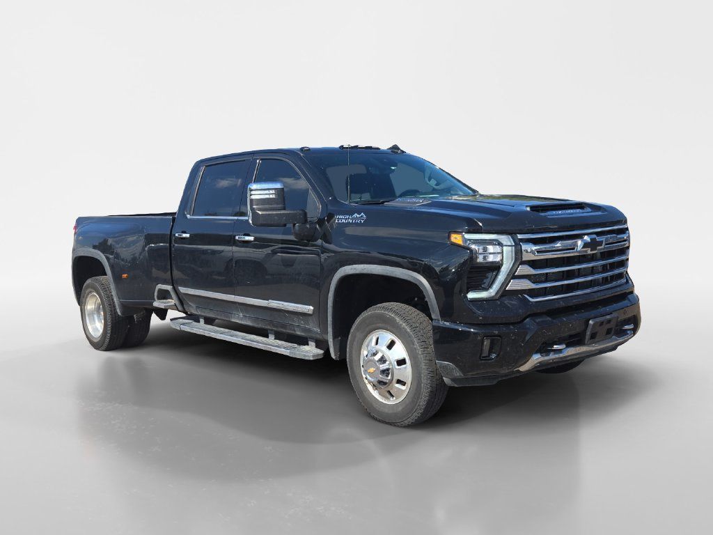 Used 2024 Chevrolet Silverado 3500 High Country w/ High Country Premium Package AWD/4WD image 9