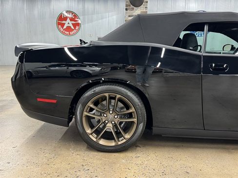 Used 2023 Dodge Challenger SRT Hellcat w/ Driver Convenience Group image 16