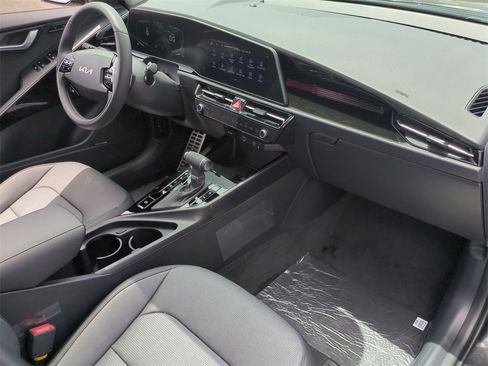 New 2025 Kia Niro SX Touring image 46