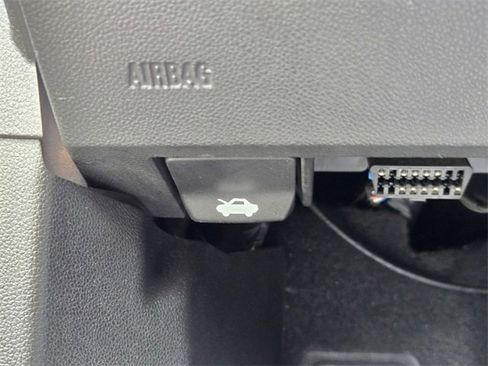 Used 2023 Chevrolet Blazer LT image 21