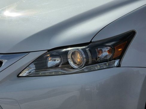 Used 2014 Lexus CT 200h image 8