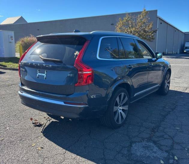 Used 2024 Volvo XC90 B5 Plus w/ Protection Package Premier AWD/4WD image 3