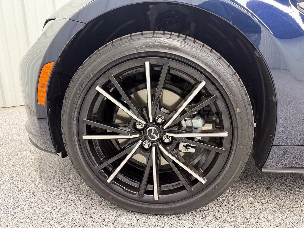 Used 2026 MAZDA MX-5 Miata RF Grand Touring RWD image 13