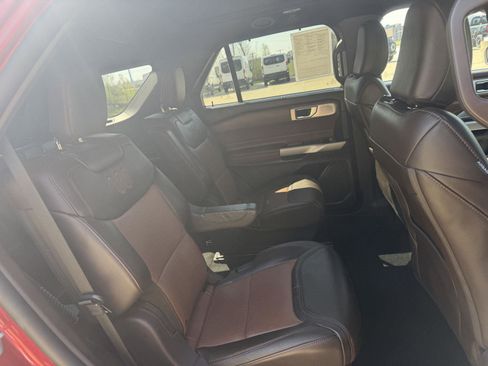 Used 2023 Ford Explorer King Ranch w/ Technology Package AWD/4WD image 32