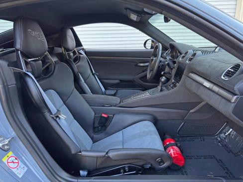 Used 2025 Porsche 718 Cayman GT4 RS w/ Weissach Package RWD image 14